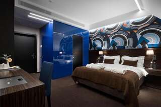 Отель BANKHOTEL Львов Стандартный номер с кроватью размера "king-size"-7